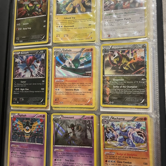 Pokémon Card Binder Collection - Picture 9 of 12